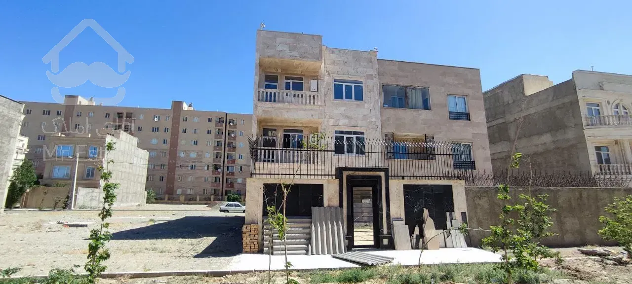 ویلایی نو ساز واقع در فاز 5