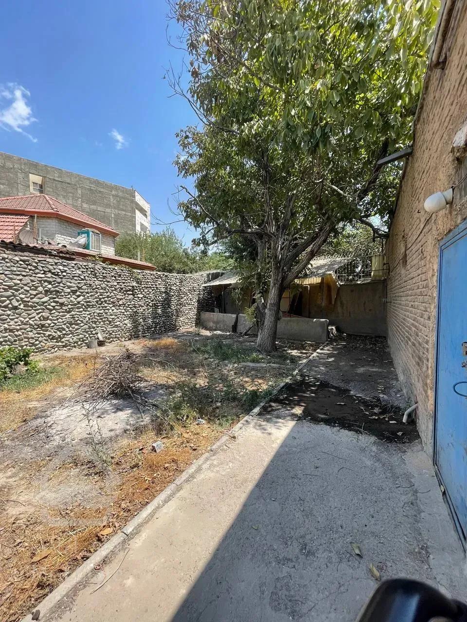 فروش باغچه (سوله و زمین )فوری