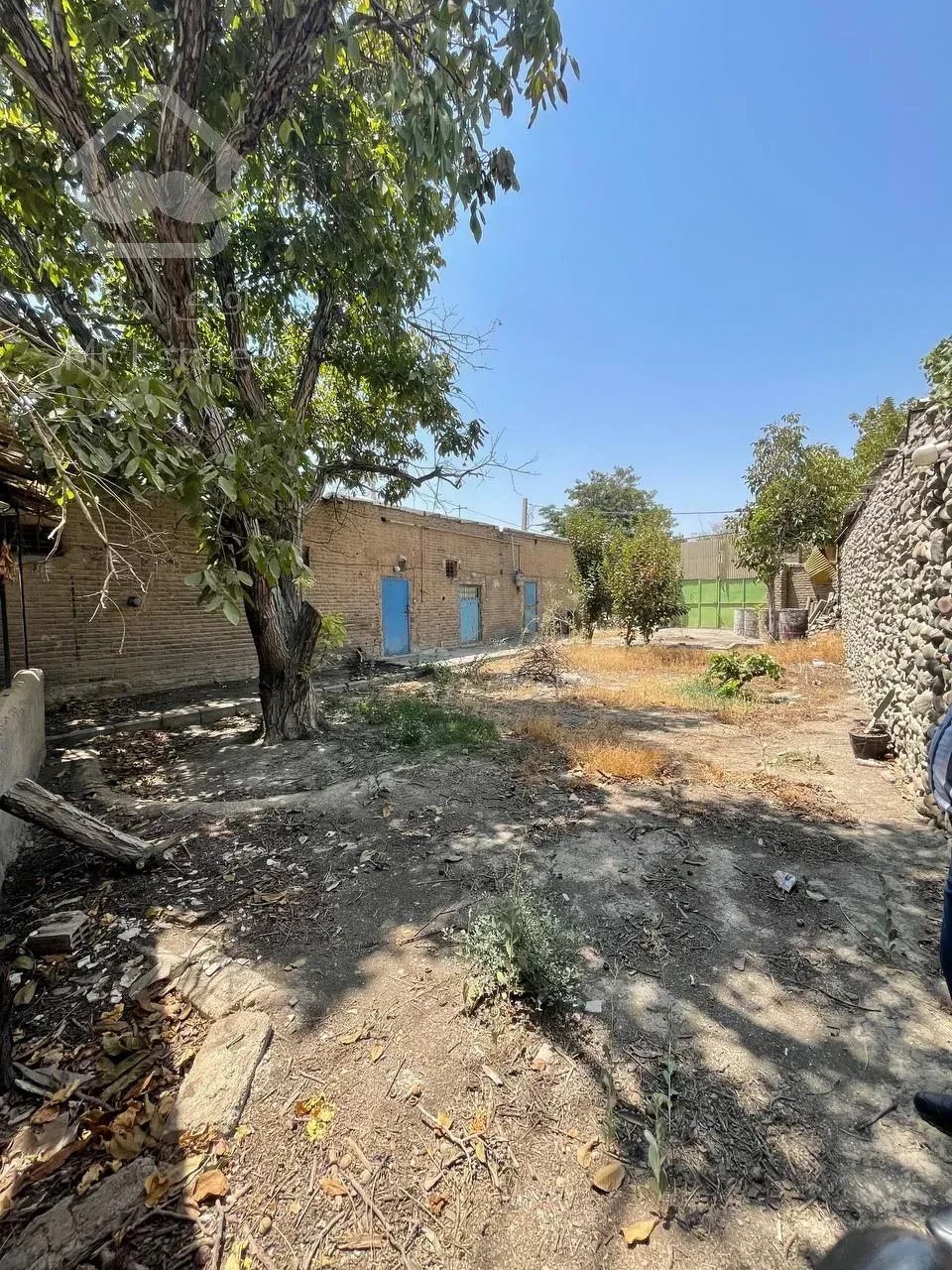 فروش باغچه (سوله و زمین )فوری