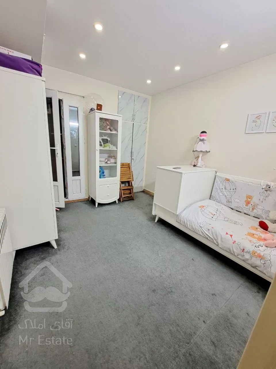 فروش آپارتمان ۹۵متر ۲خواب تراورتن رو به آفتاب اشرفی نیک زارع