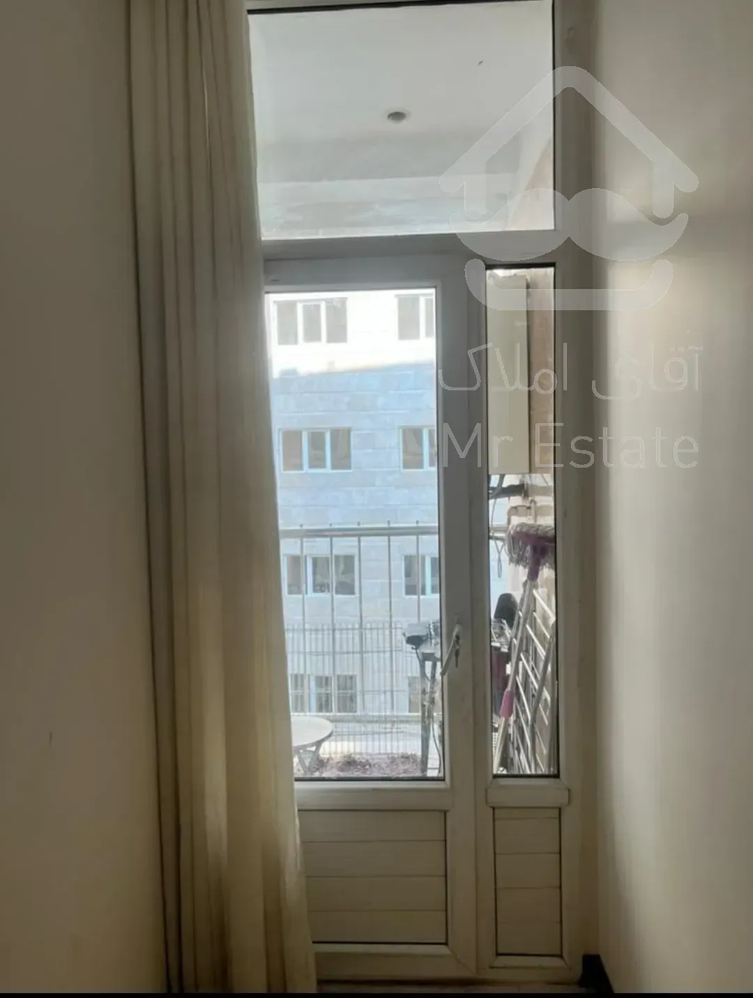 آپارتمان ۵۱ متری نقلی غرق نور