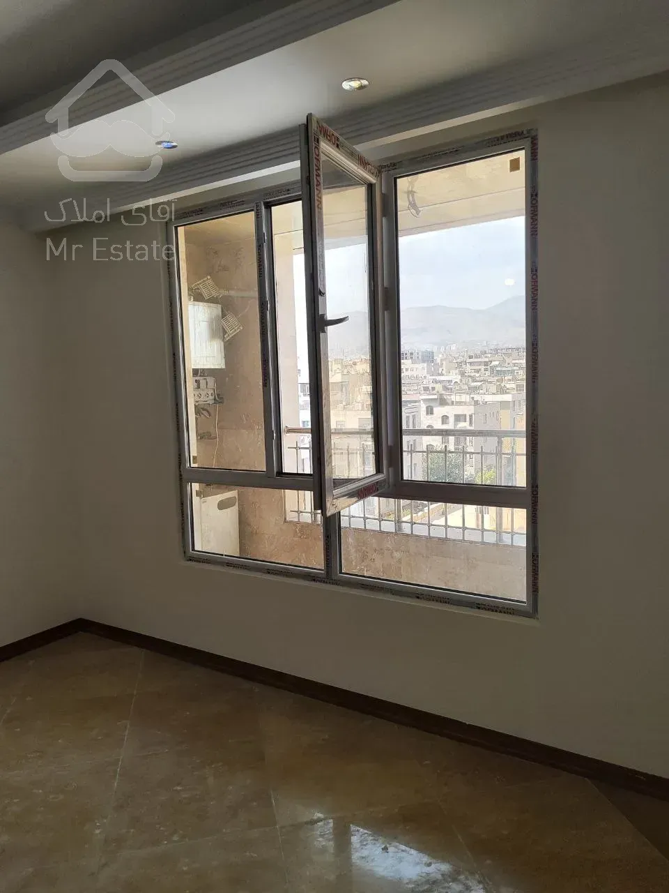 اجاره ۸۰متری  باغ فیض  نما تراورتن قابل تبدیل