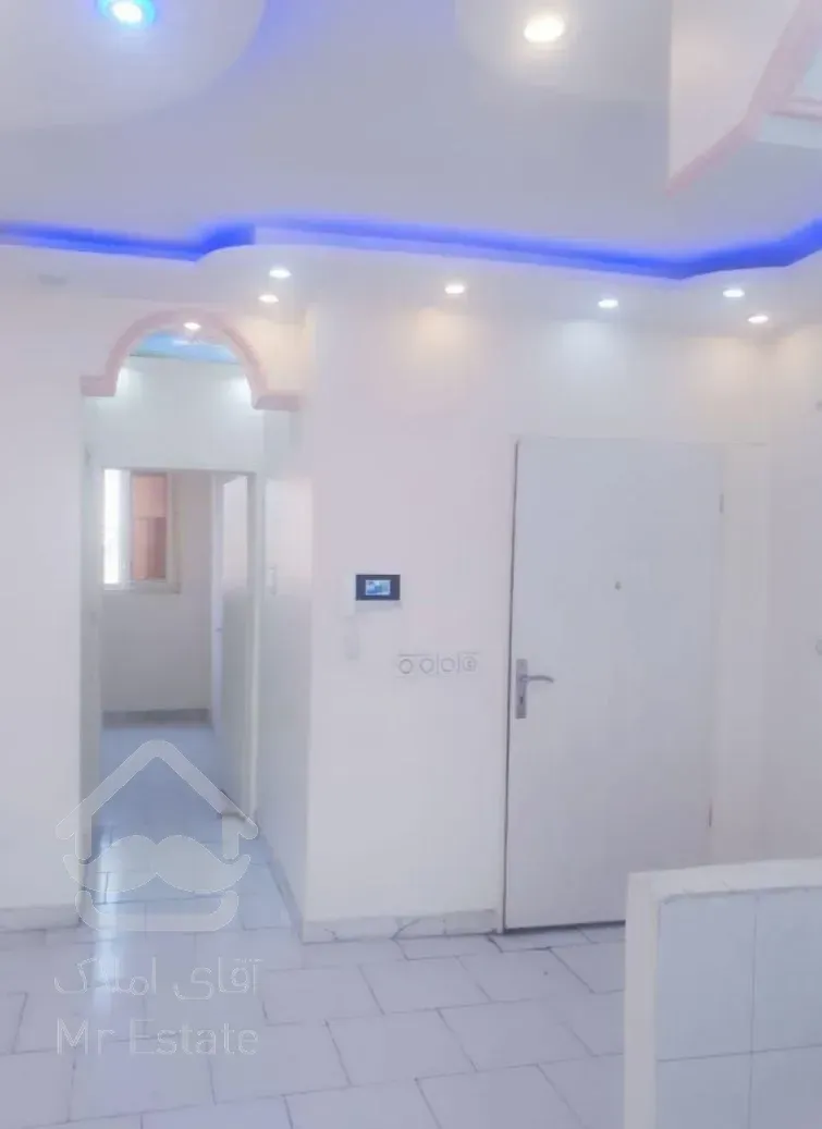 آپارتمان ۵۰متری طبقه سوم اجاره داده میشود