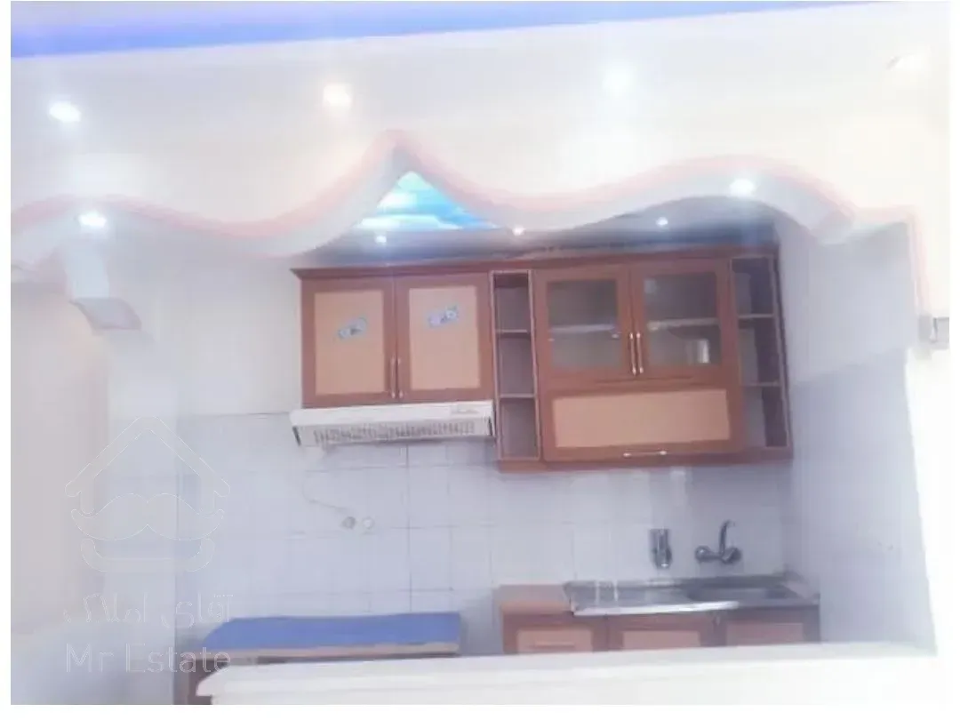 آپارتمان ۵۰متری طبقه سوم اجاره داده میشود