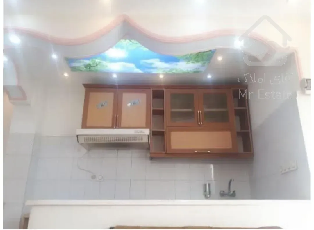 آپارتمان ۵۰متری طبقه سوم اجاره داده میشود