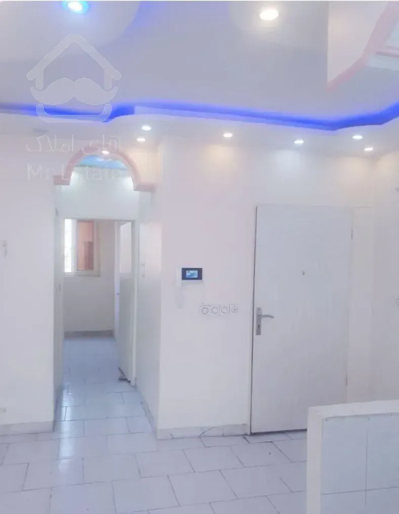 آپارتمان ۵۰متری طبقه سوم اجاره داده میشود