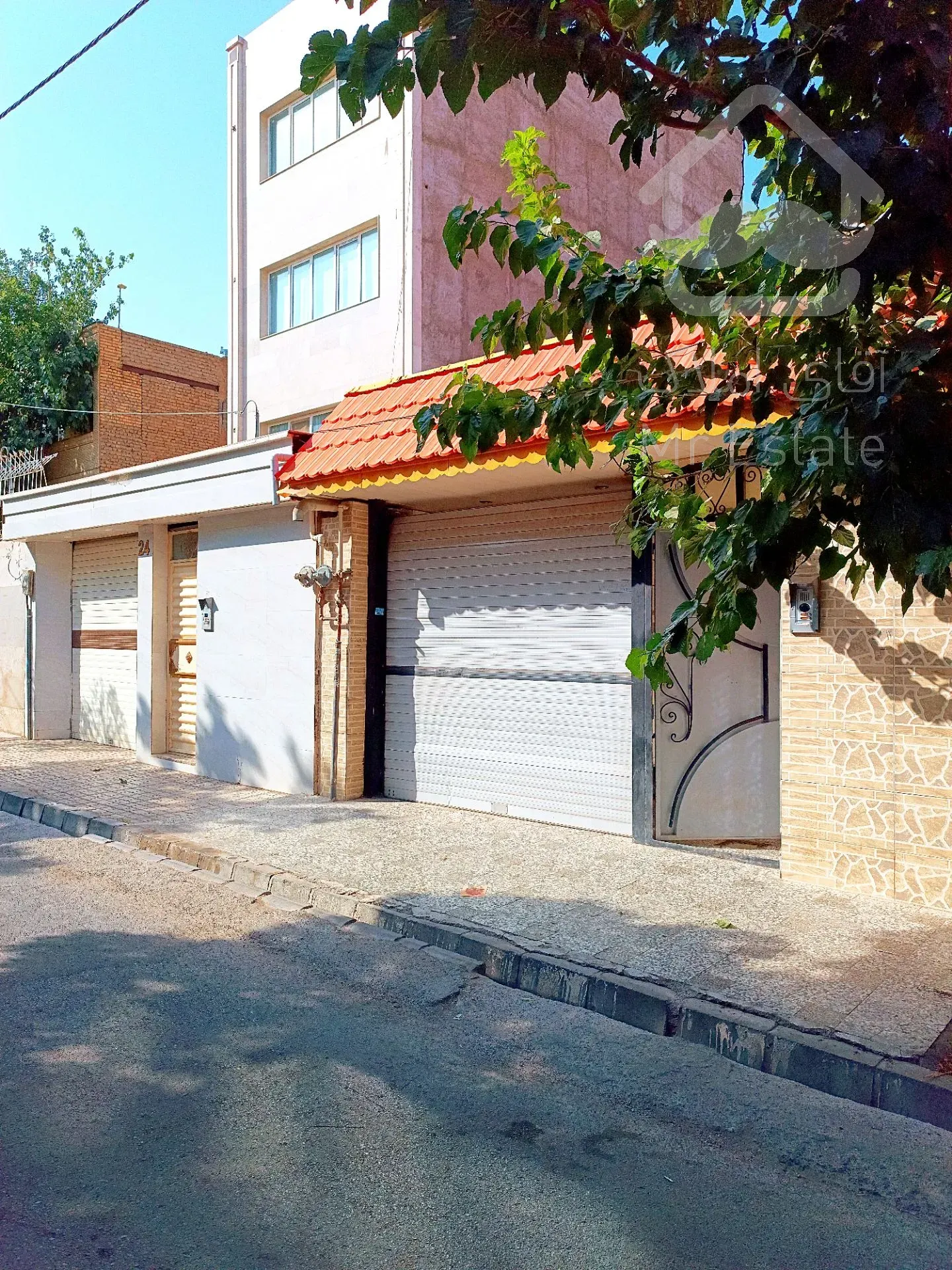 خانه دلباز نزدیک حرم سه طبقه کامل