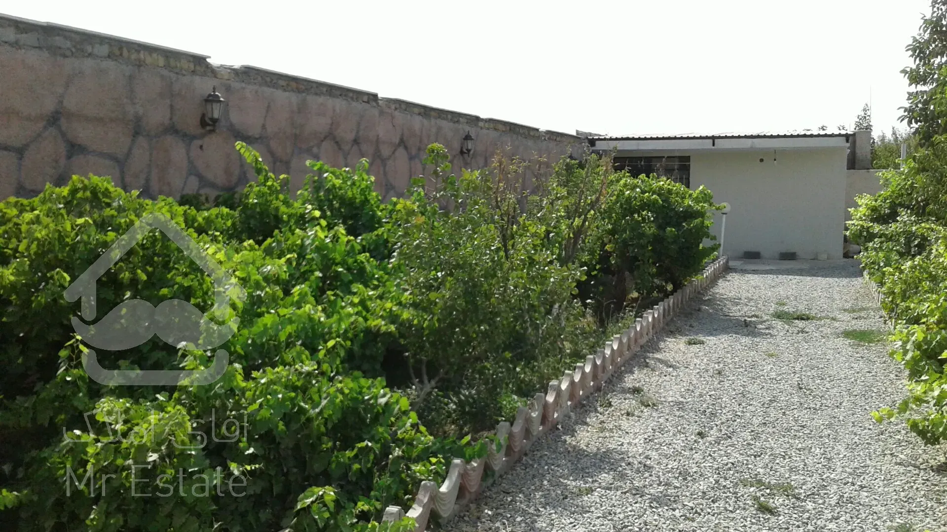 باغچه ویلا۳۰۰متری شهریار