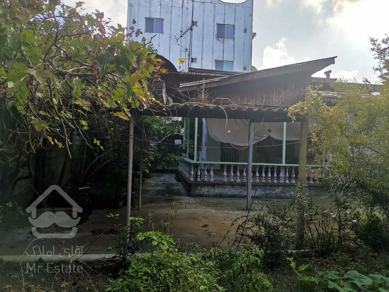 ویلا مسکونی داخل بافت سند تک برگ