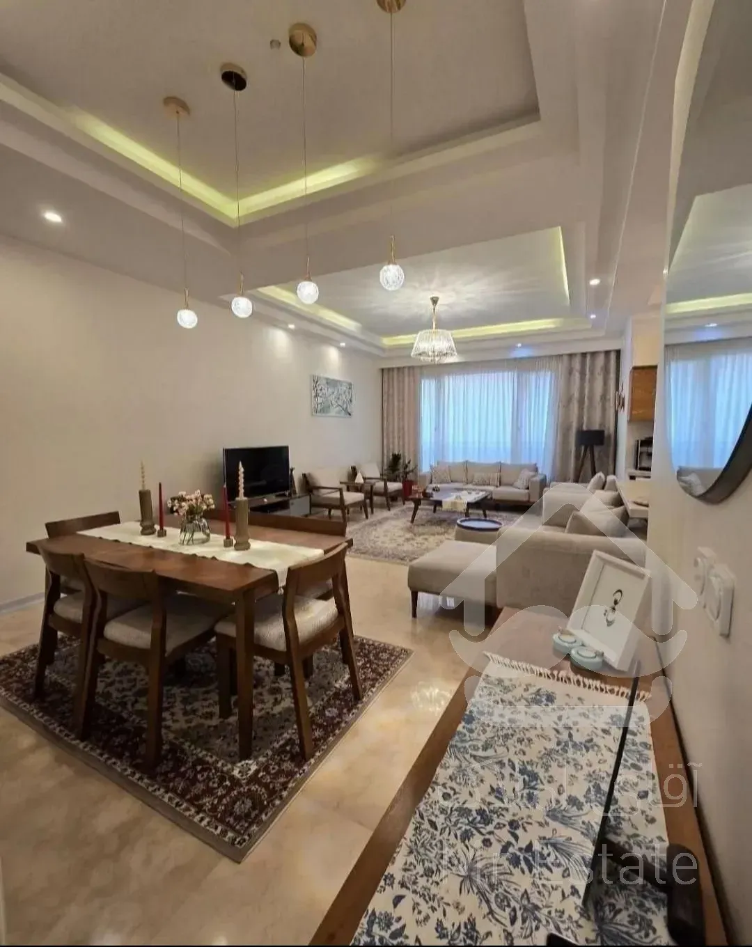 ۹۰ متری، ورزی شمالی،سالن پرده خور