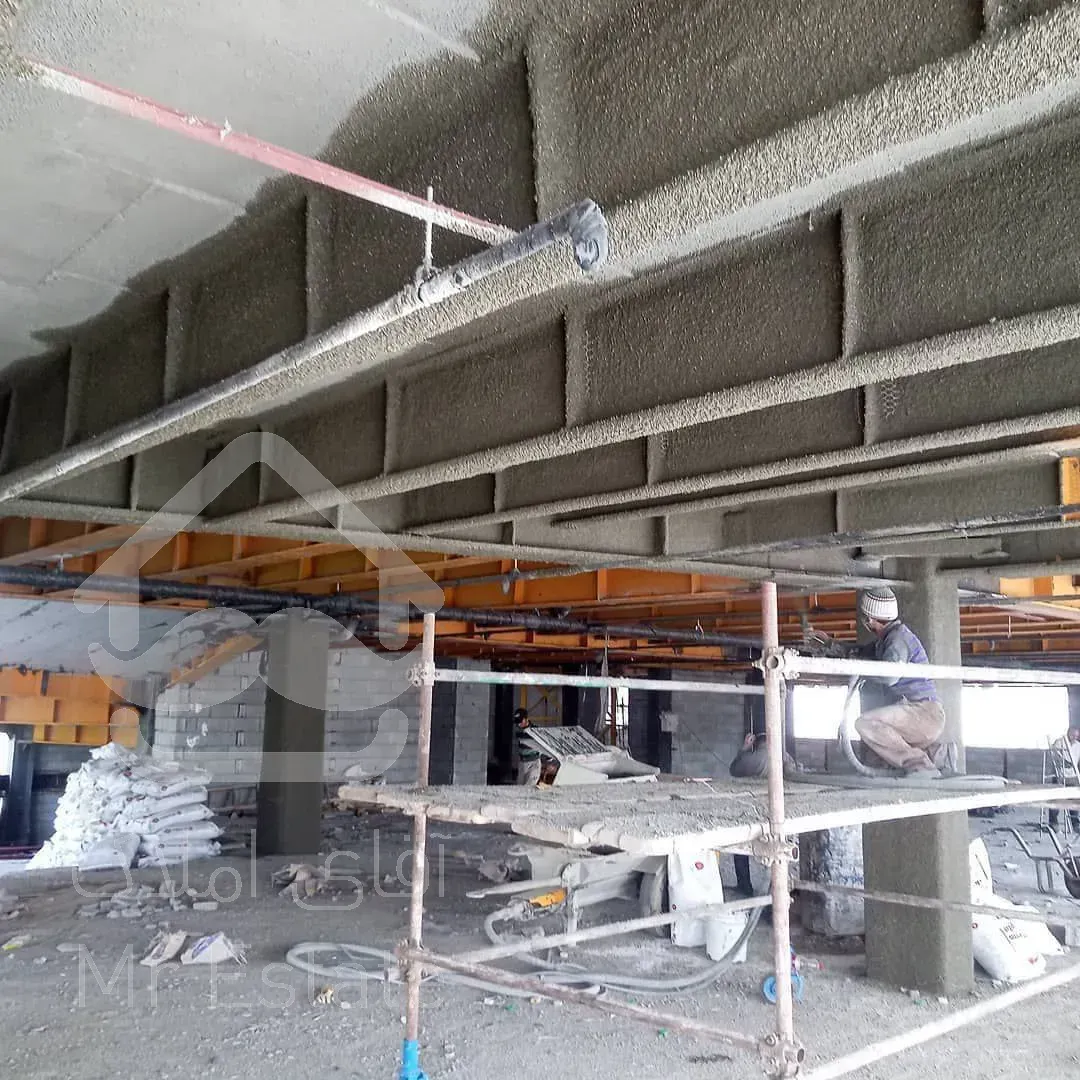 اجرای پوشش ضد حریق اسکلت فلزی شرکت بنیان عمران اکسون