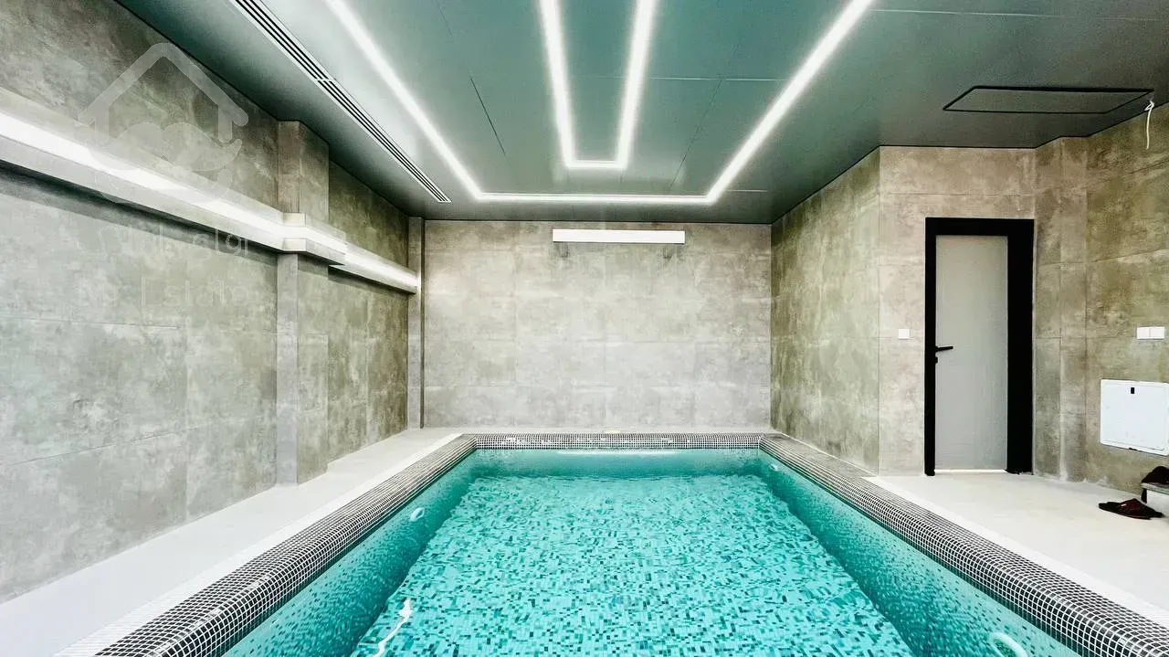 فروش ویلای فول امکانات ۱۸۰ متری استخردار در بندرانزلی