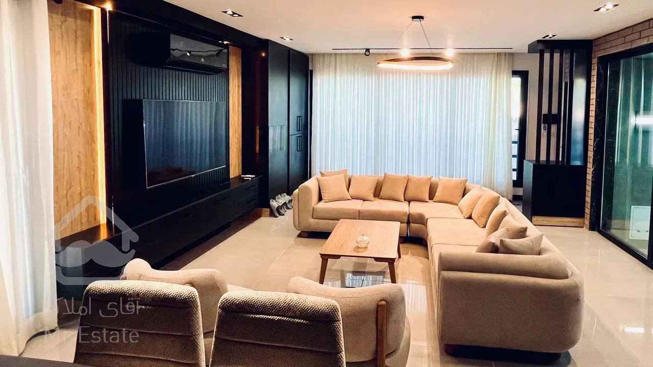 فروش ویلای فول امکانات ۱۸۰ متری استخردار در بندرانزلی