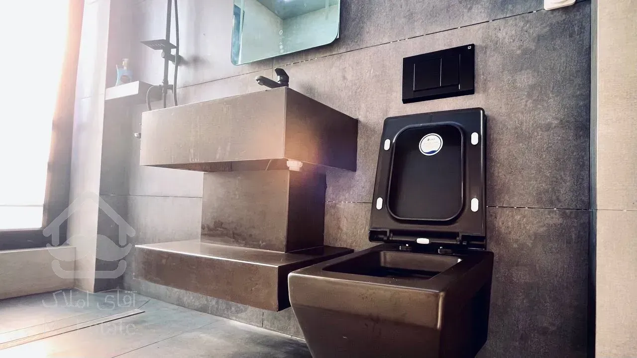 فروش ویلای فول امکانات ۱۸۰ متری استخردار در بندرانزلی