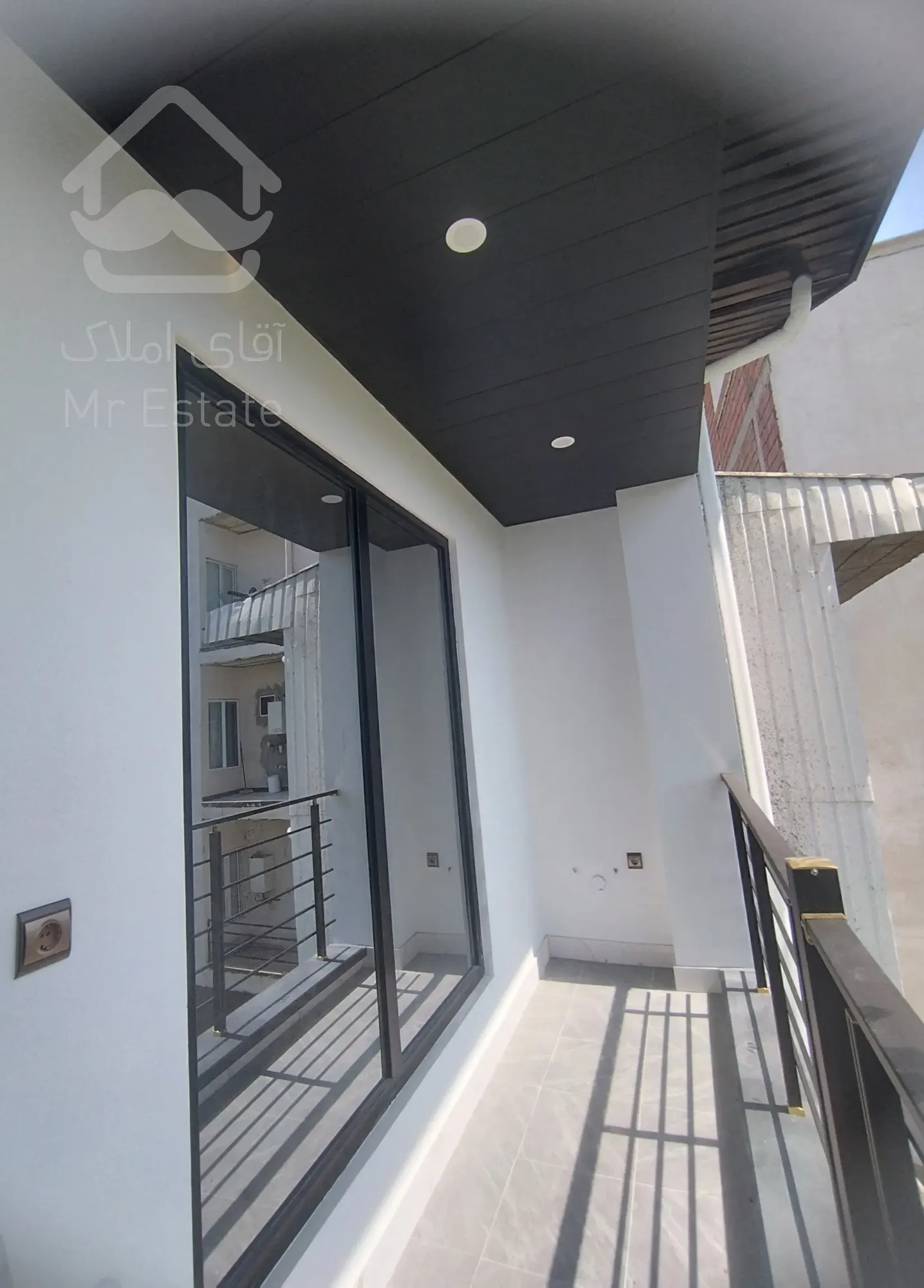 واحد ویلایی دوبلکس کلید نخورده(سال ساخت۱۴۰۴) شخصی ساز و خوش نقشه با نورگیری عالی و با بهترین متریال