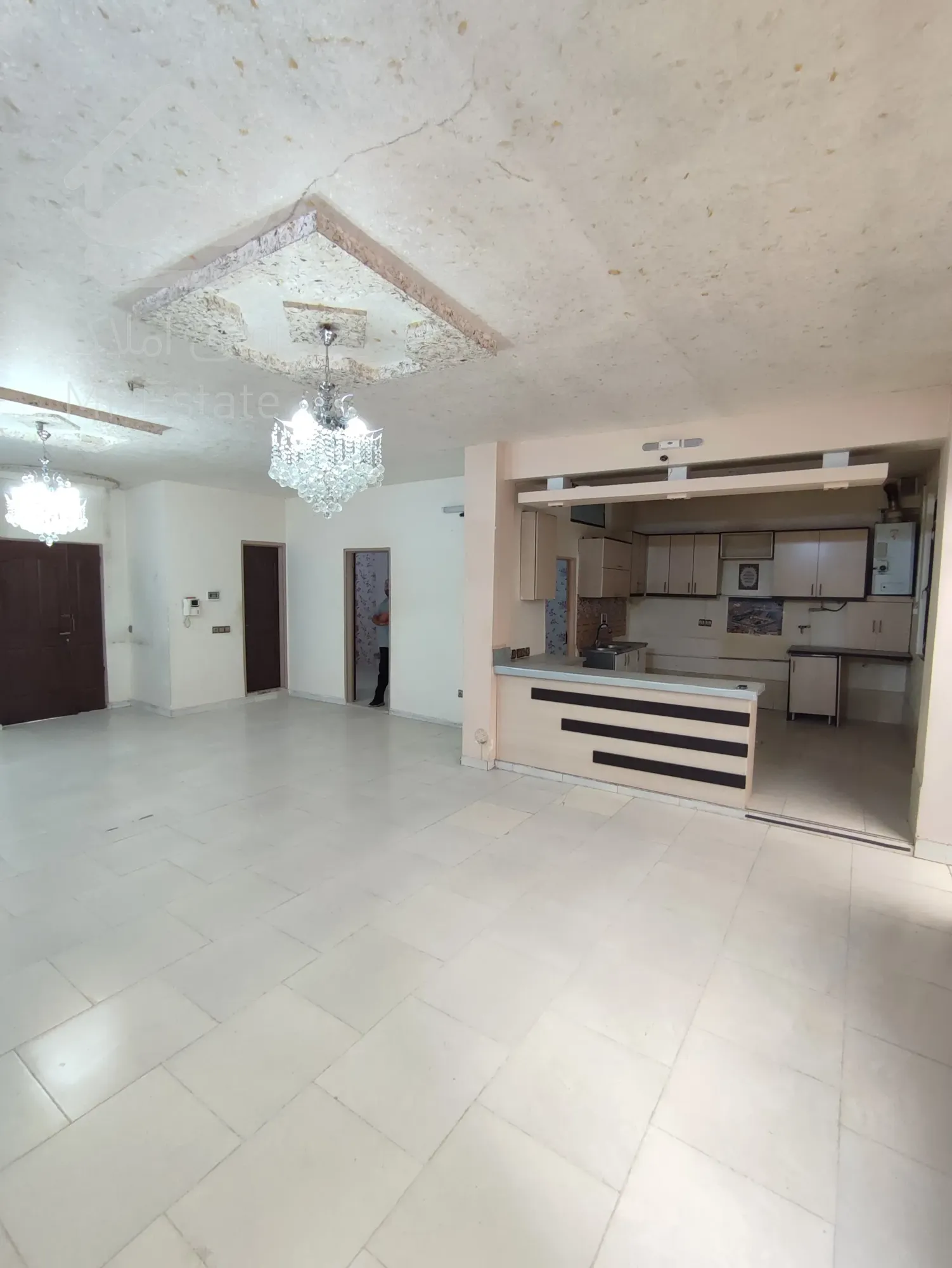 فروش واحد بینظیر در بهترین موقعیت مکانی و رفاهی