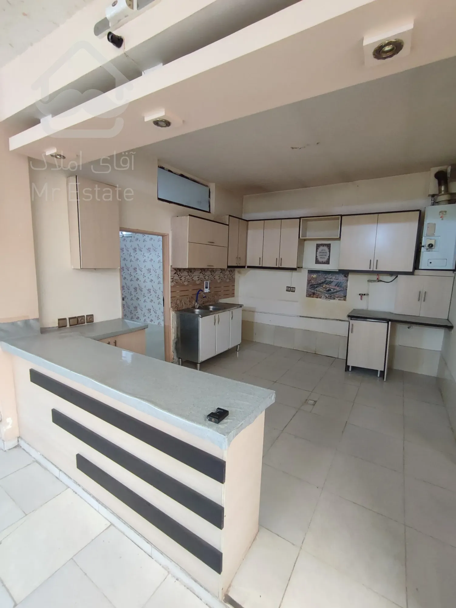 فروش واحد بینظیر در بهترین موقعیت مکانی و رفاهی