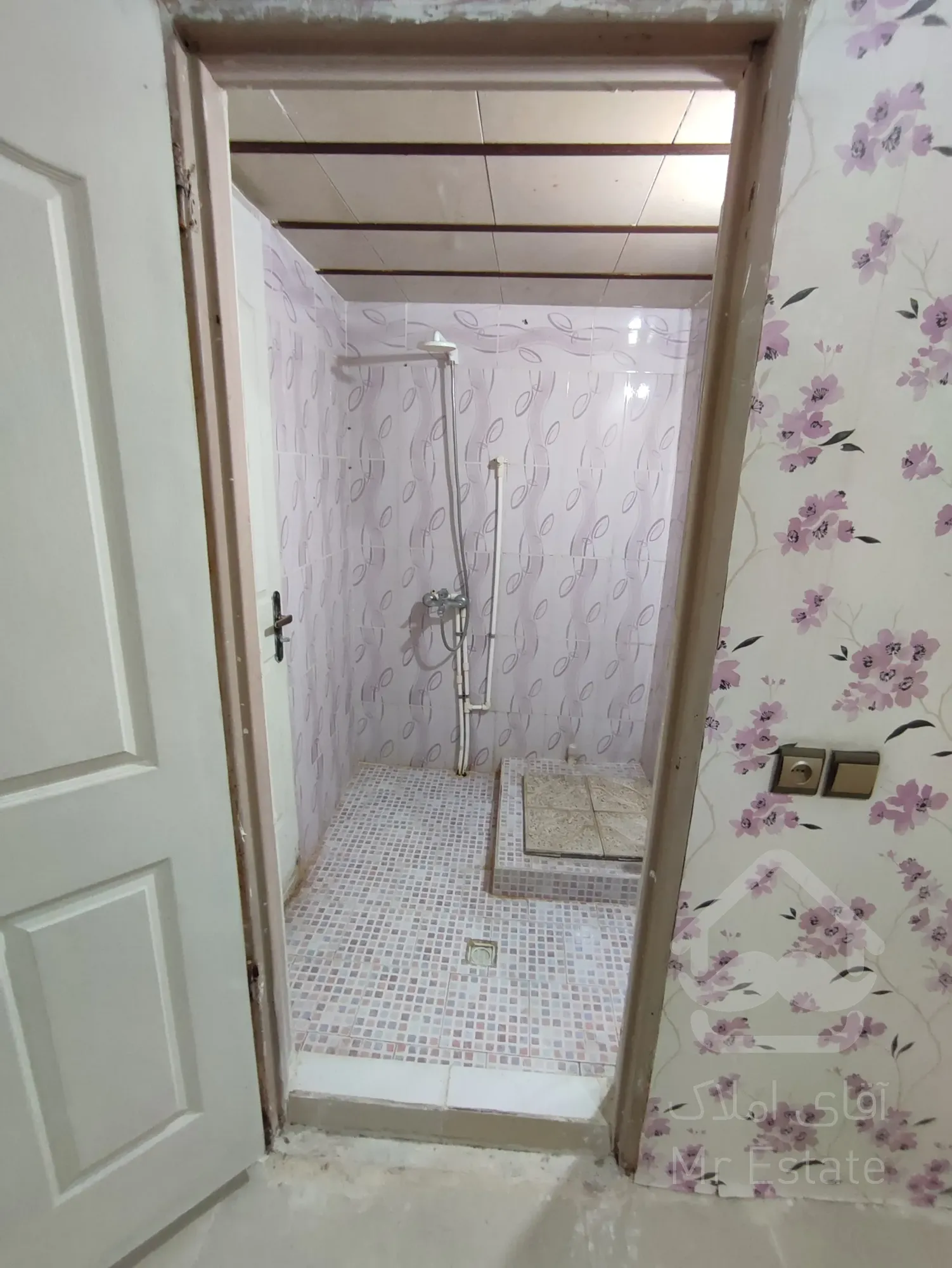 فروش واحد بینظیر در بهترین موقعیت مکانی و رفاهی