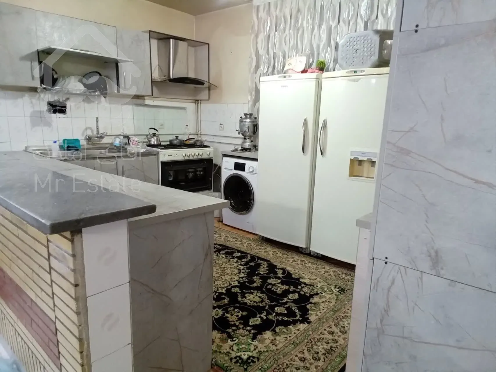 فروش یک باب آپارتمان دو طبقه و یک پیلوت واقع در 22بهمن شمالی پلاک36