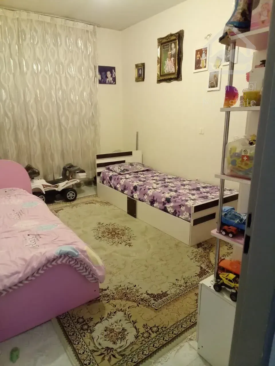 فروش یک باب آپارتمان دو طبقه و یک پیلوت واقع در 22بهمن شمالی پلاک36