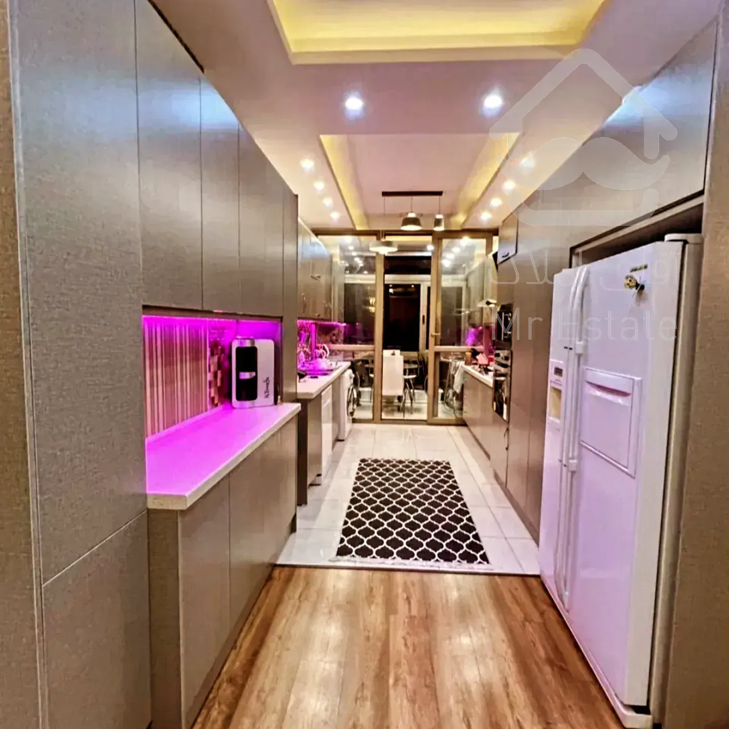 200 سه خوابه دو مستر در برج فرهیختگان