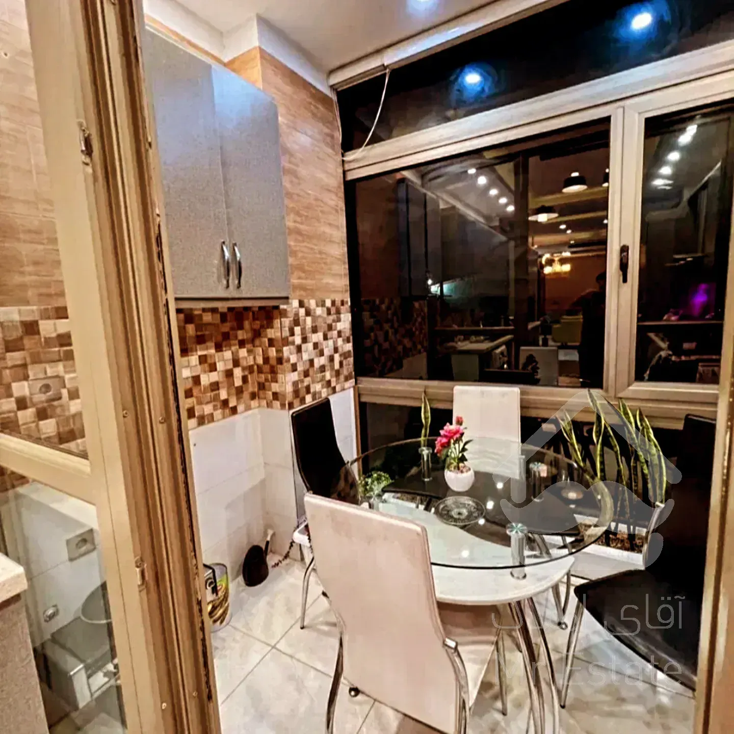 200 سه خوابه دو مستر در برج فرهیختگان