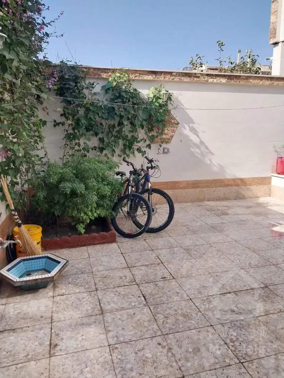 فروش ساختمان مسکونی ۲ طبقه