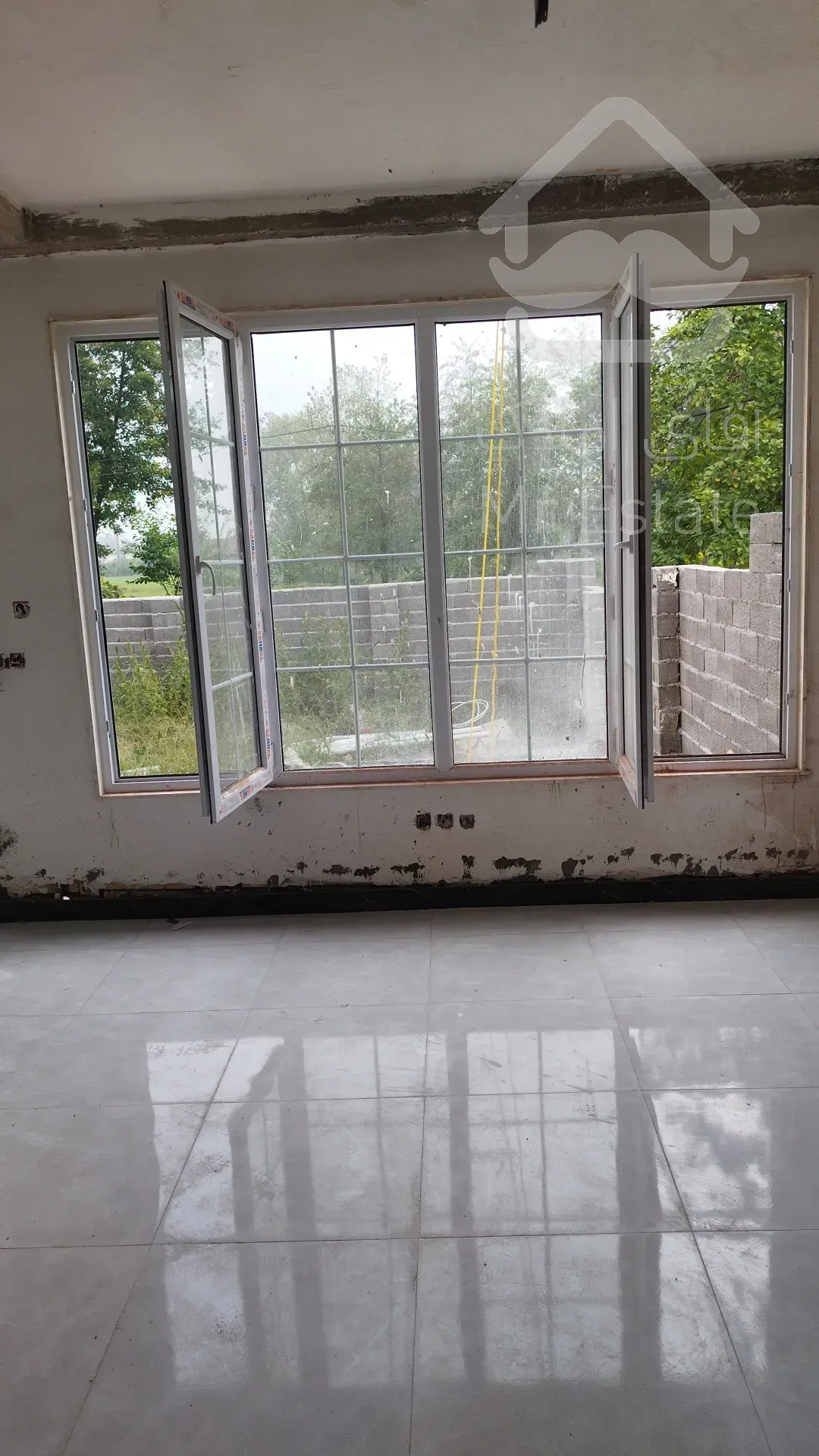 ویلایی  نیمه کاره شخصی ساز کوچصفهان