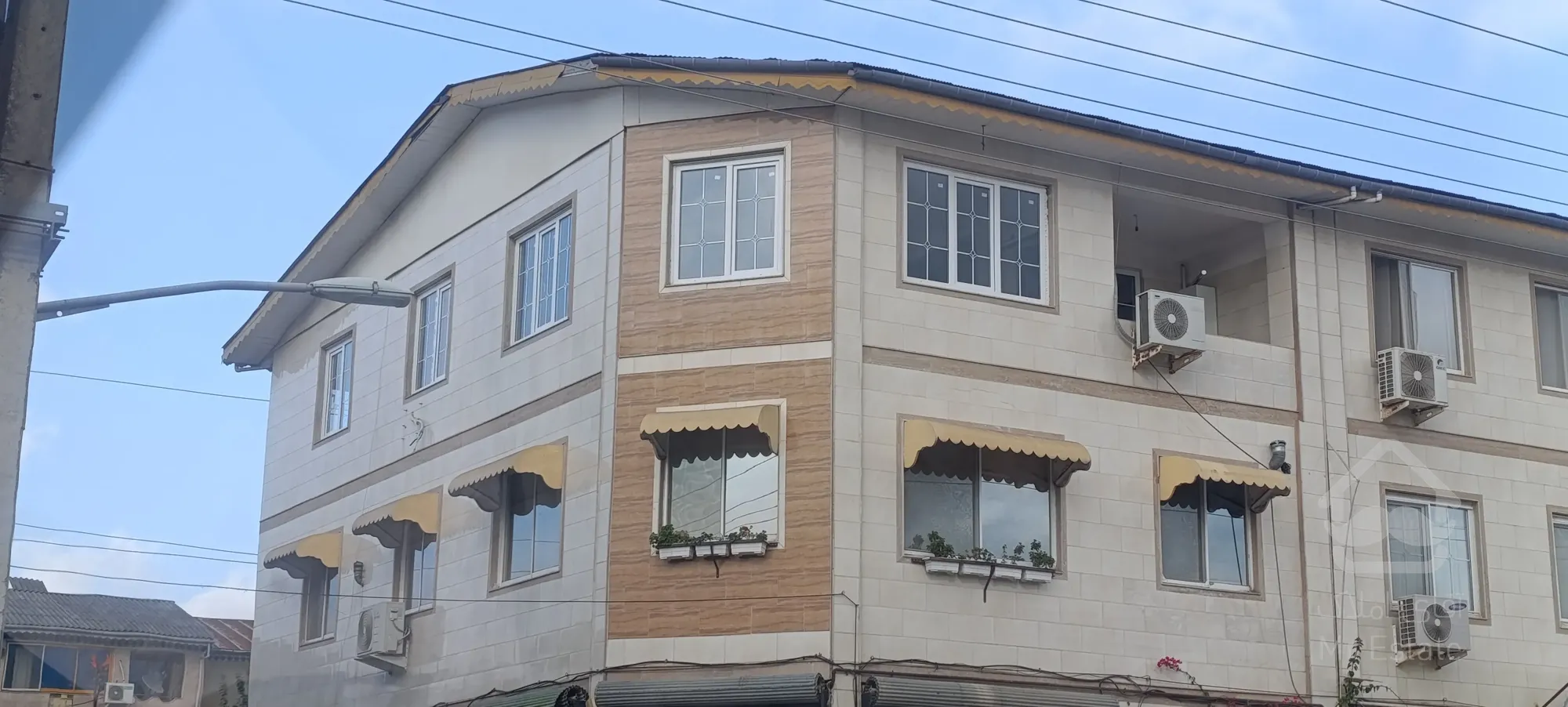 درب و پنجره دوجداره توری پلیسه