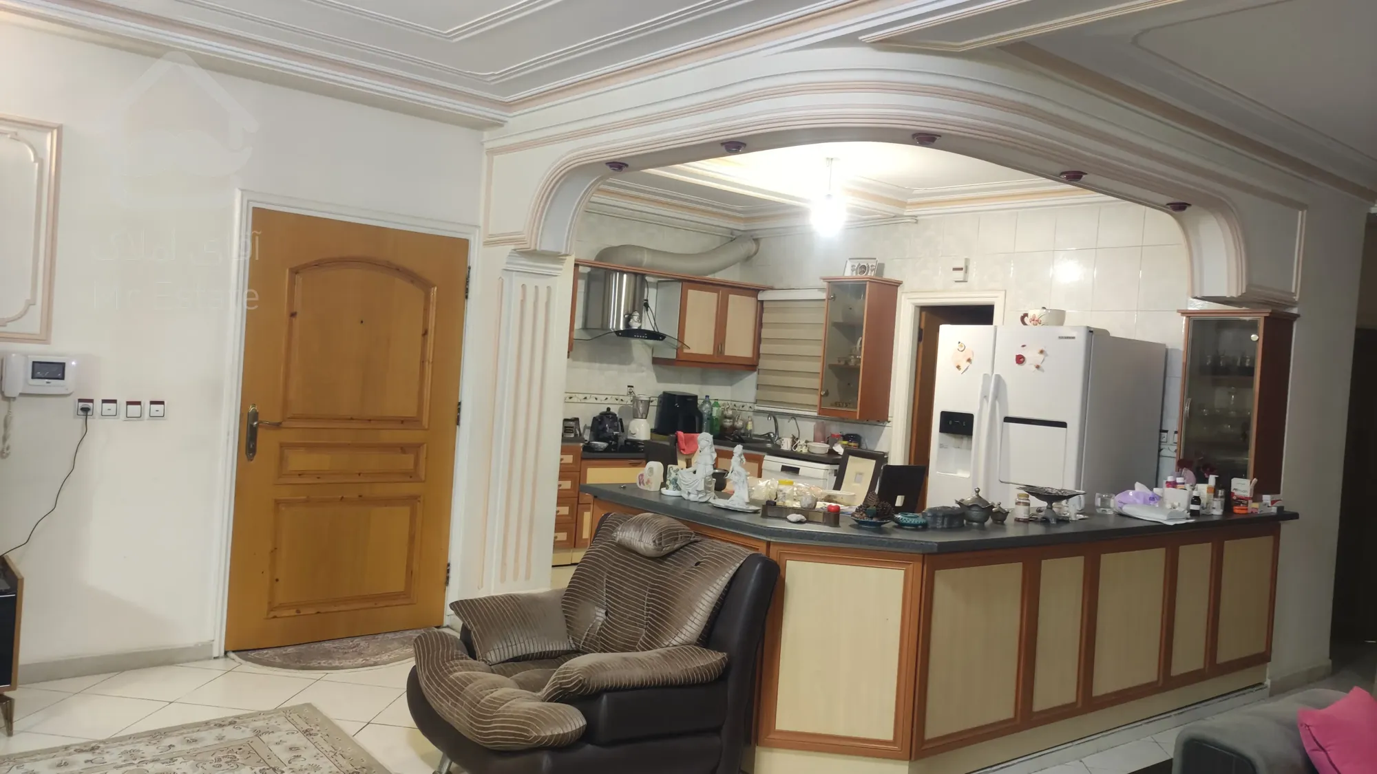 فروش آپارتمان ۱۳۰ متری در کوچه استادیوم آزادی