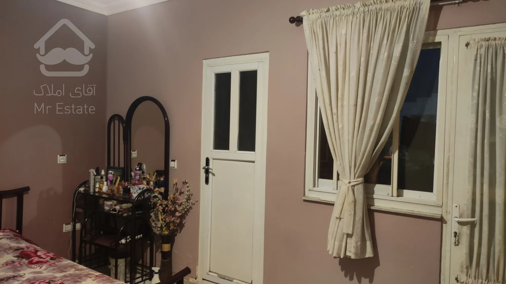 فروش آپارتمان ۱۳۰ متری در کوچه استادیوم آزادی