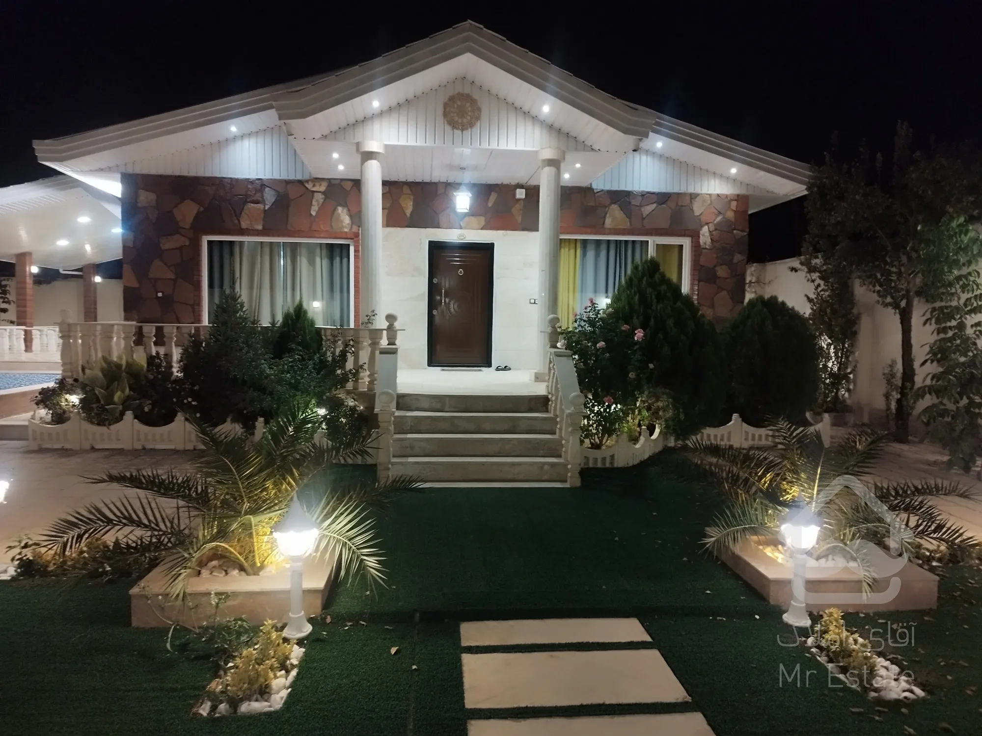 ویلا به مساحت 870 متر با زیر بنا 130 متر