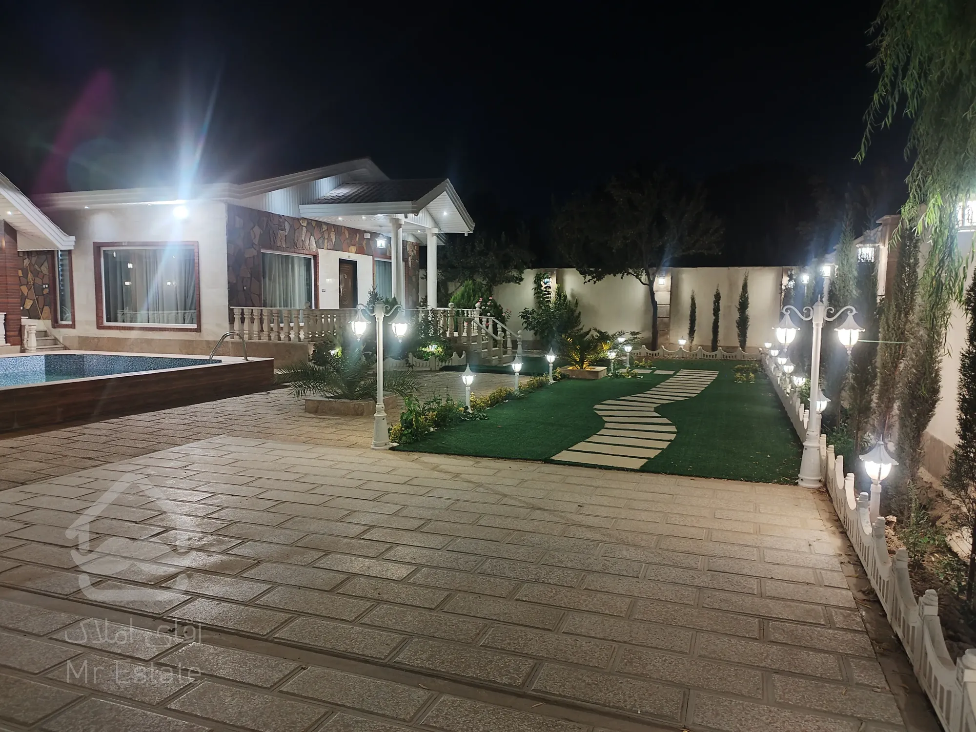 ویلا به مساحت 870 متر با زیر بنا 130 متر