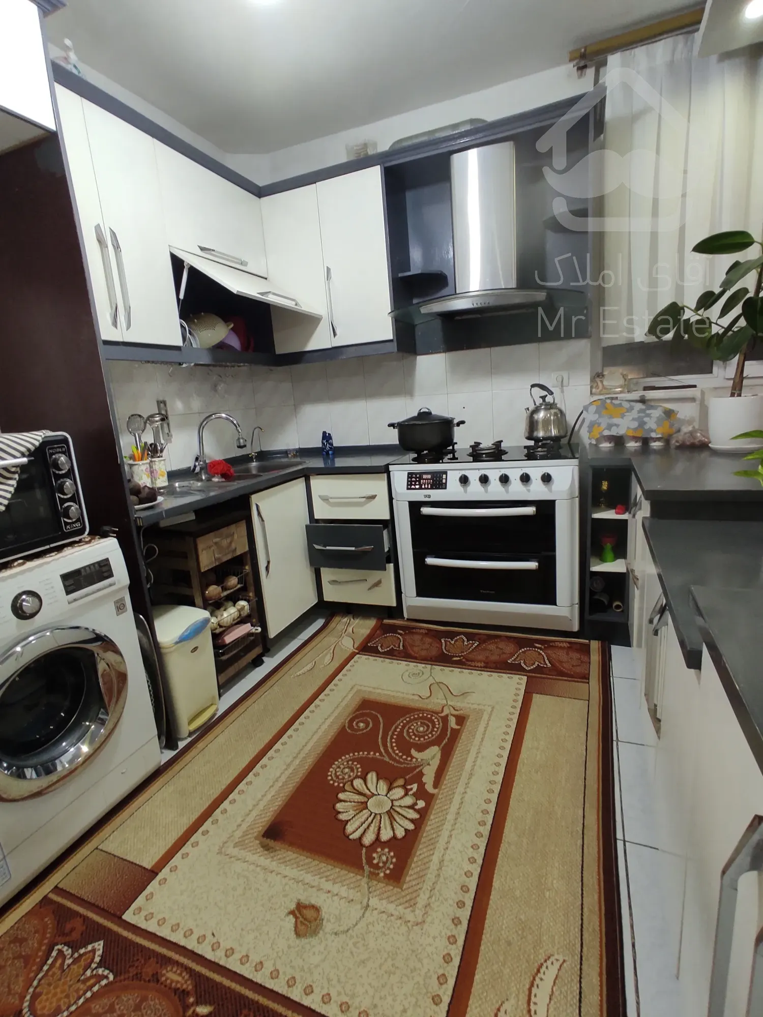 آپارتمان ۸۱ متر صنعتی ساز مدیران / بر بلوار صراط