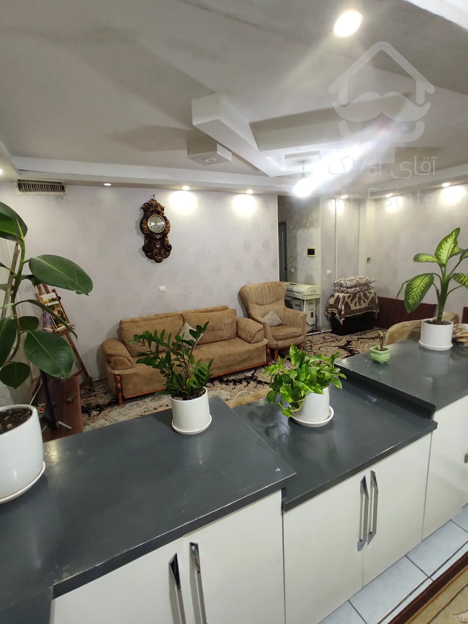 آپارتمان ۸۱ متر صنعتی ساز مدیران / بر بلوار صراط