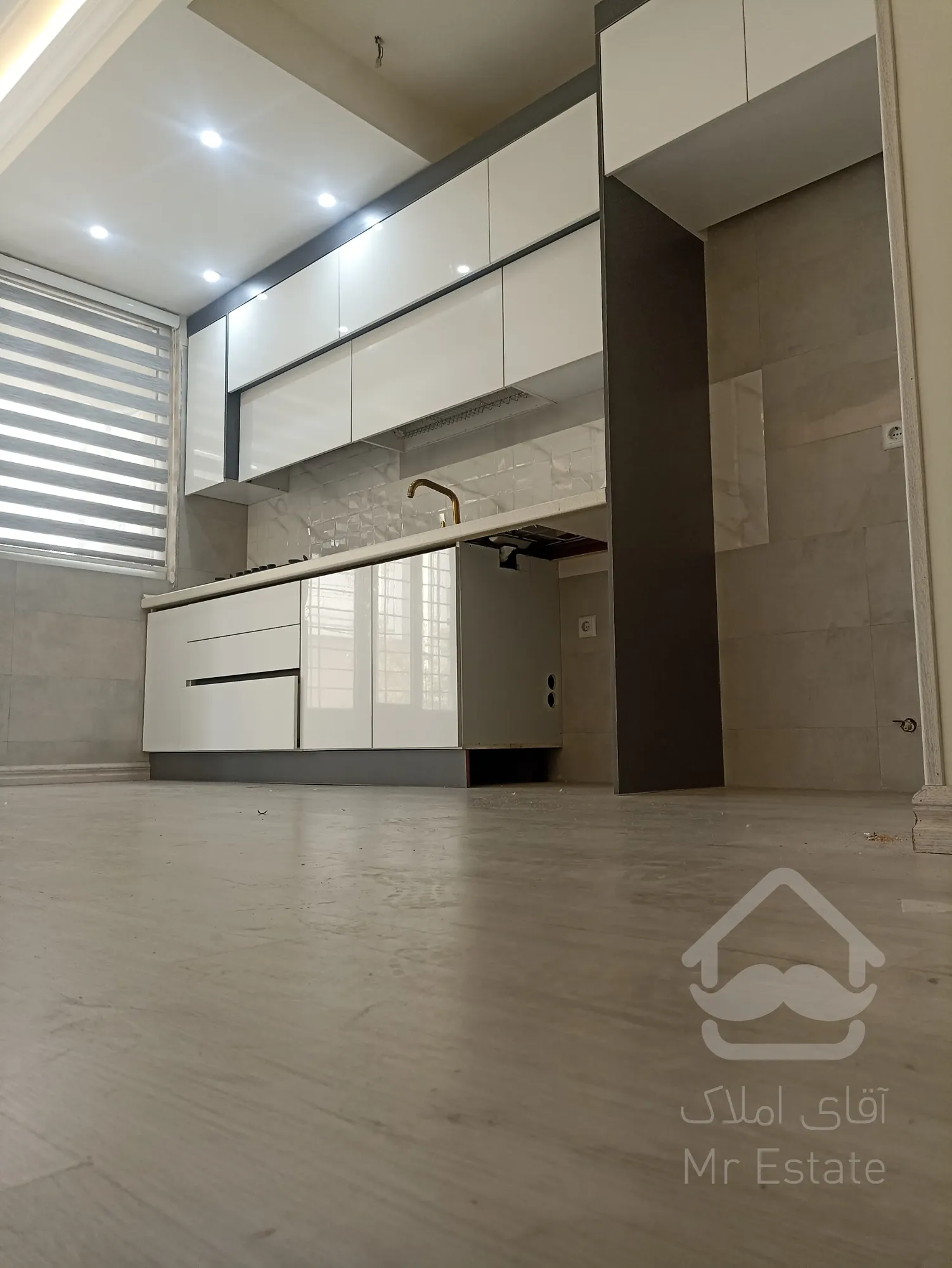 یونیک ۴۷متر luxe نارمک/طلا