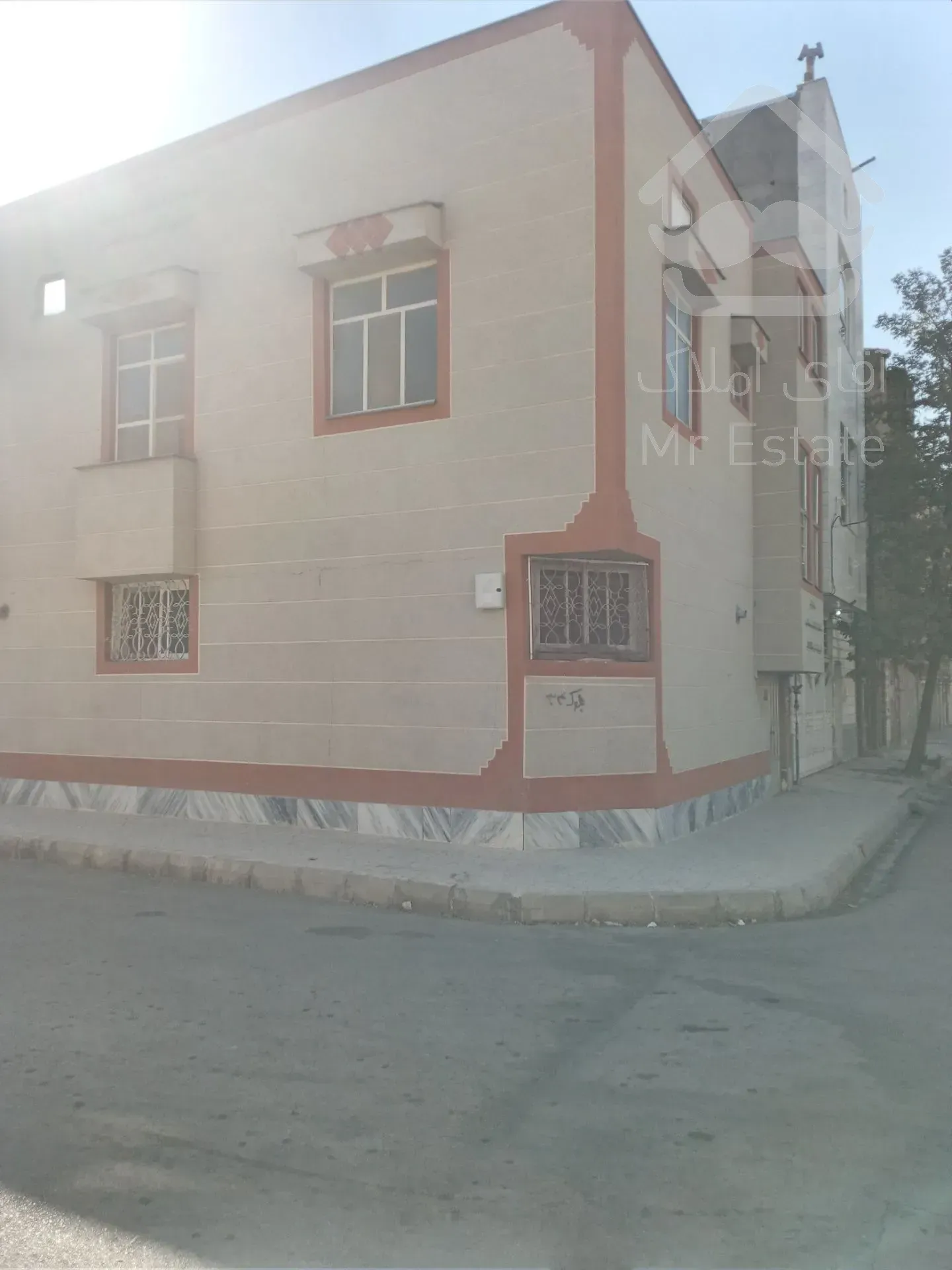 ویلایی2طبقه3نبش.کنارپارک وفضای سبز