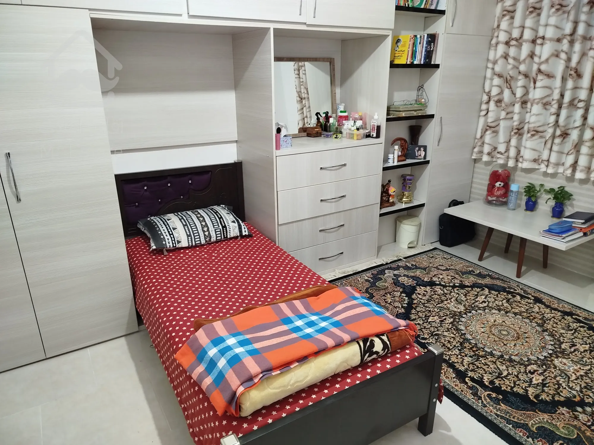 110متر پنت هاوس با 50 متر حیاط اختصاصی در فاز 7