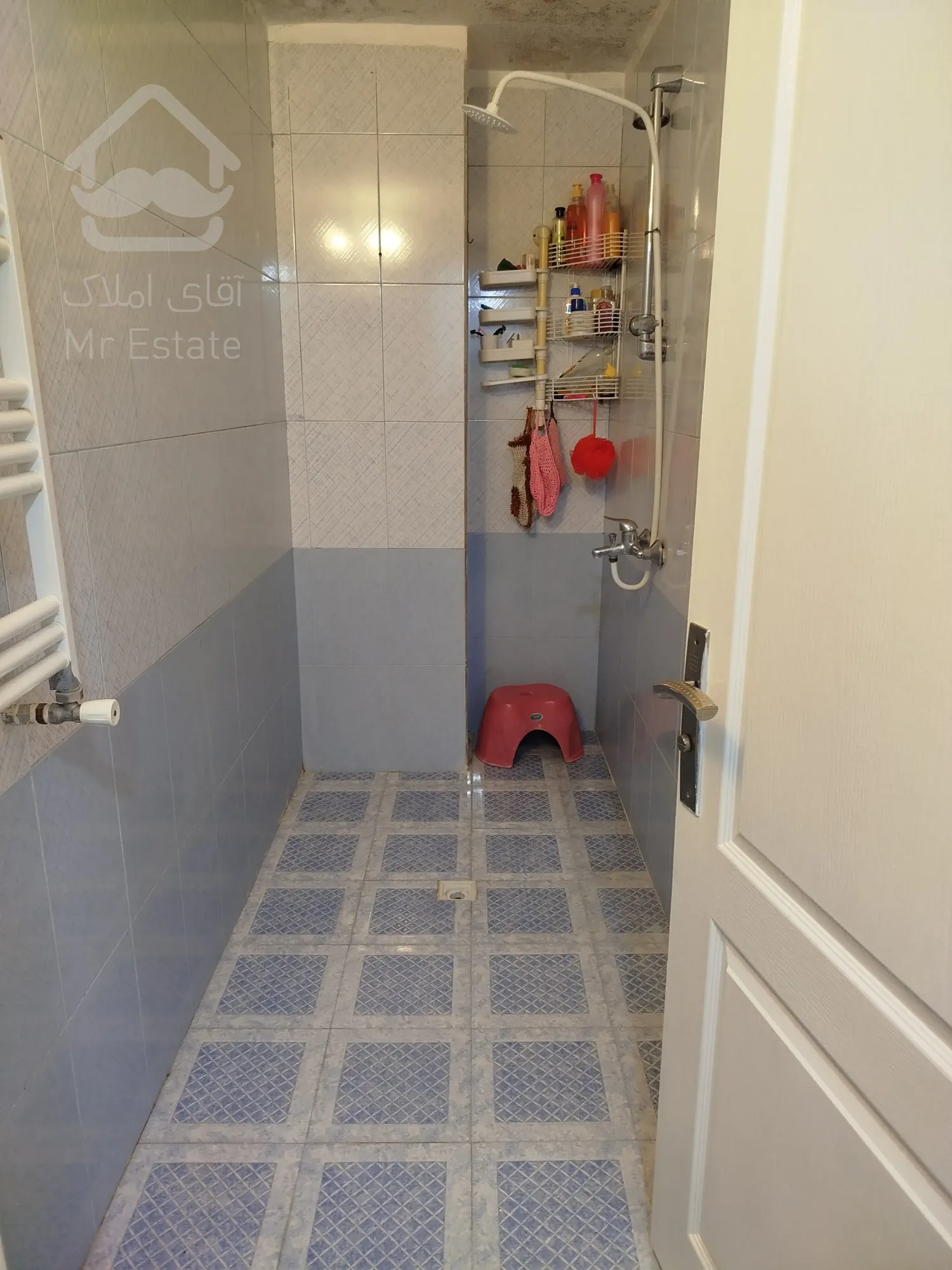 110متر پنت هاوس با 50 متر حیاط اختصاصی در فاز 7