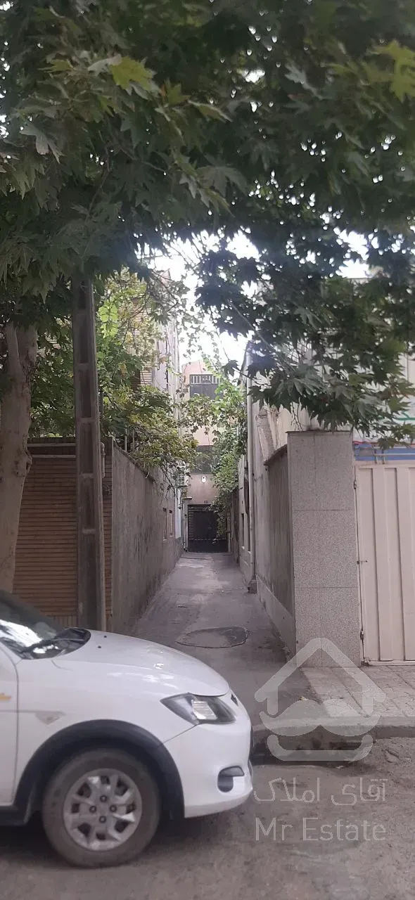 ویلایی دردوطبقه ونیم