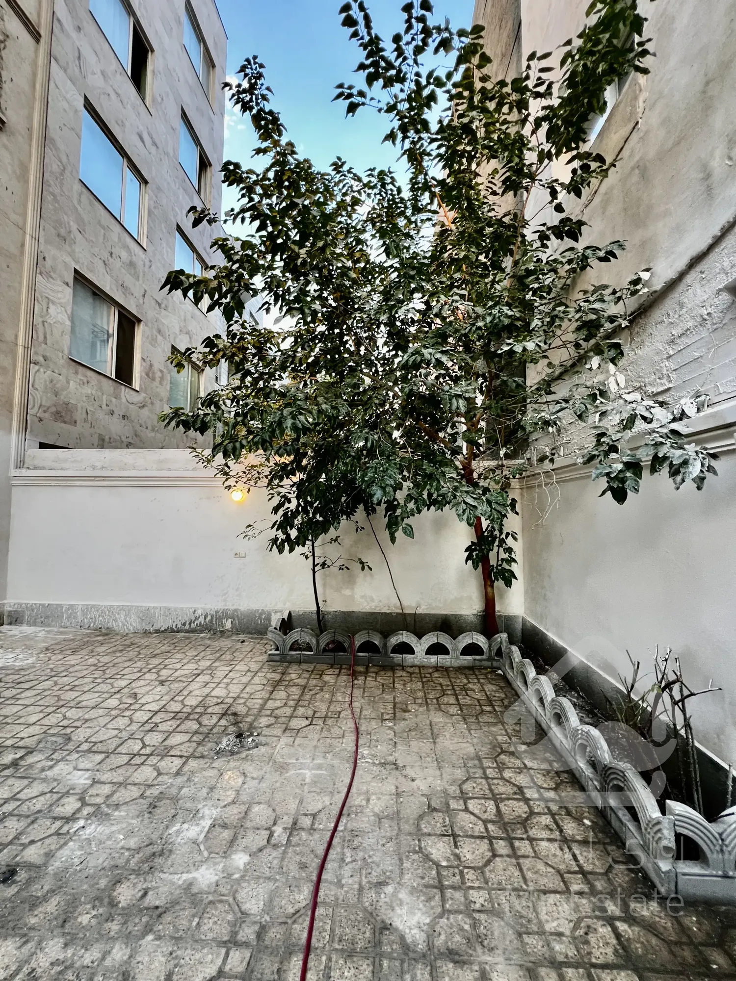 ۸۰ متر + ۱۰۰ متر حیاط اختصاصی قلب سیدرضی جای پارک جدید و مترو