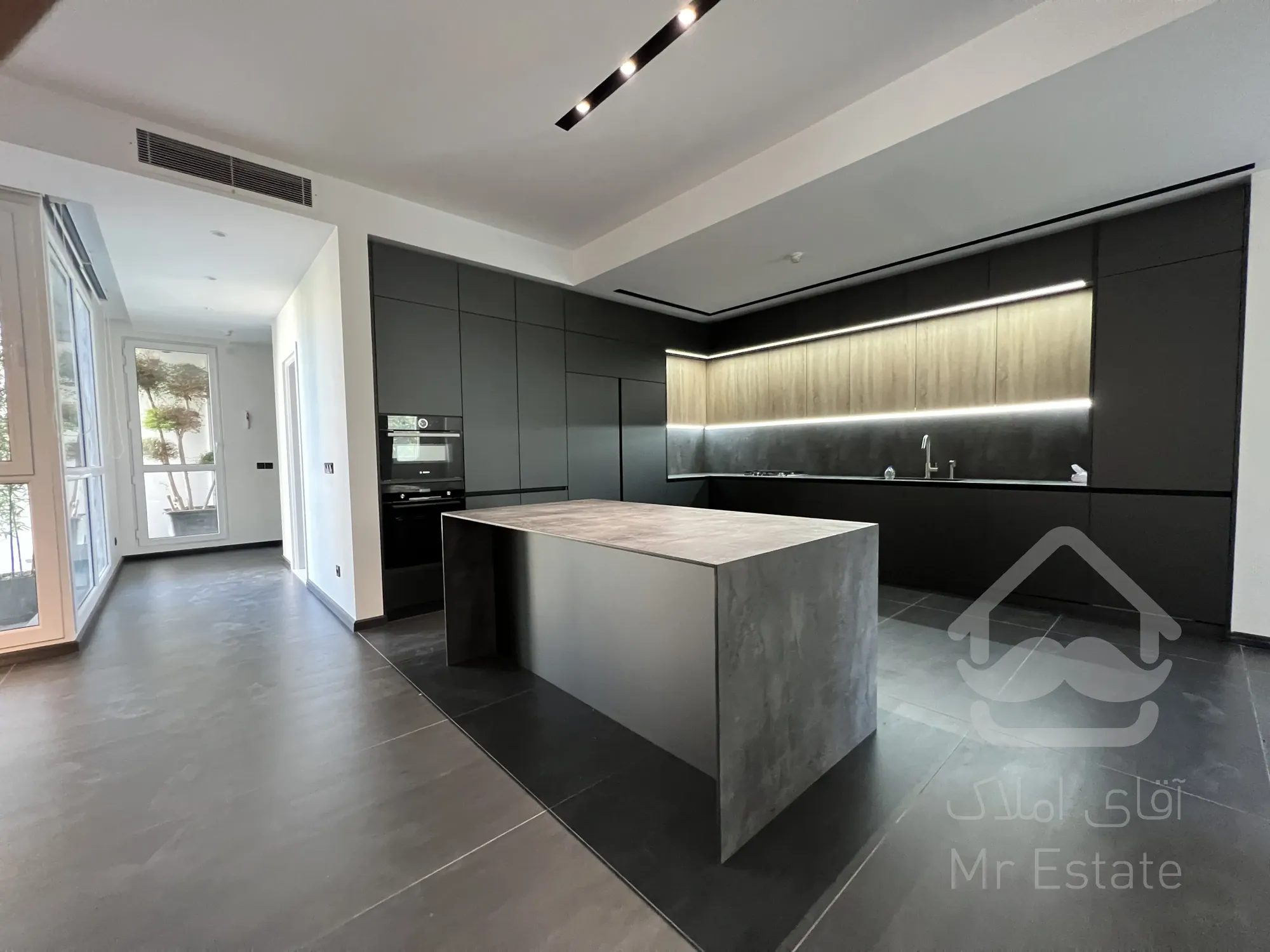 فروش آپارتمان ۱۲۰ متری نوساز ۲ خوابه نیاوران