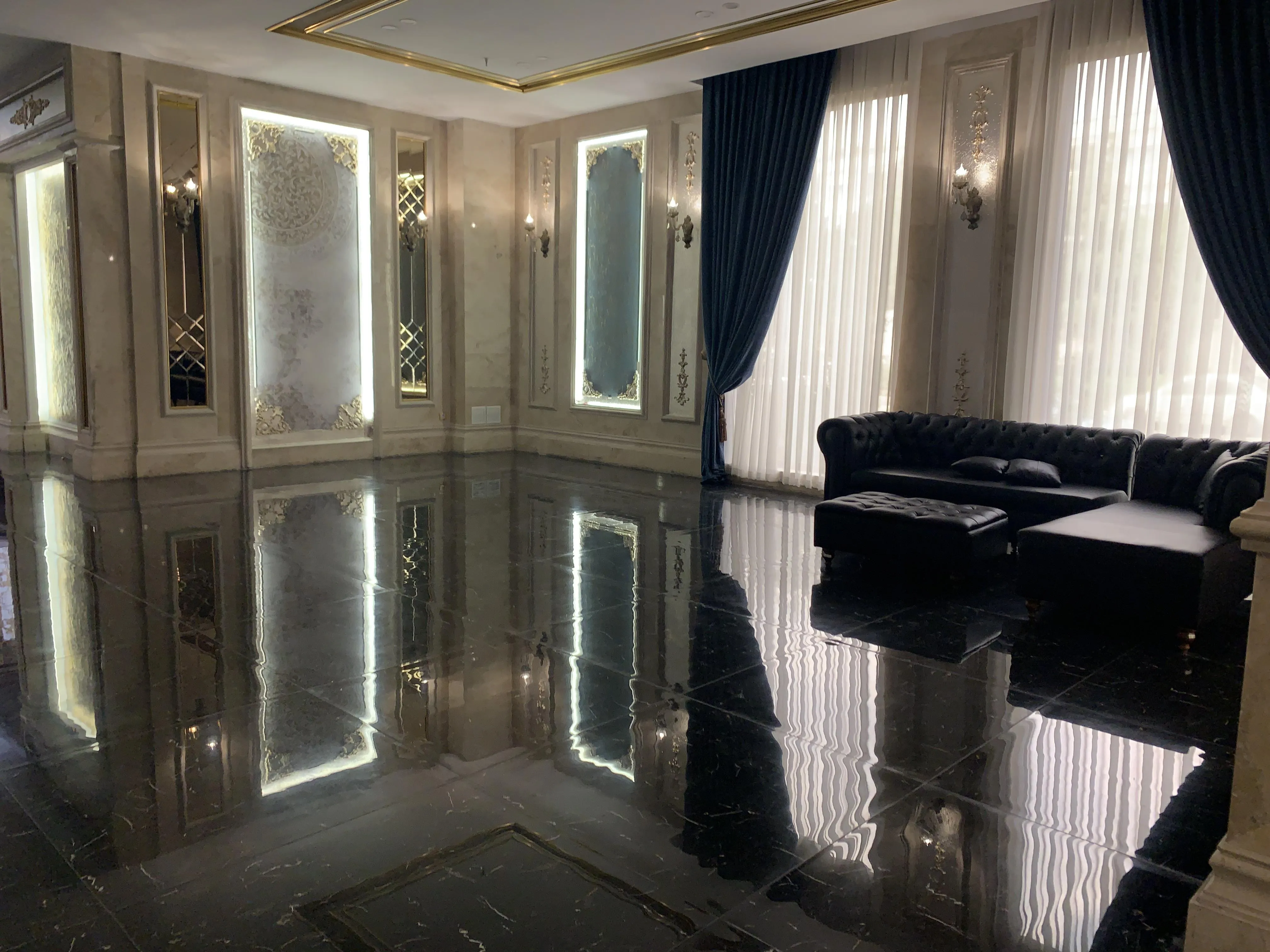 رونیکا پالاس دردشت با امکانات یک شهر مدرن