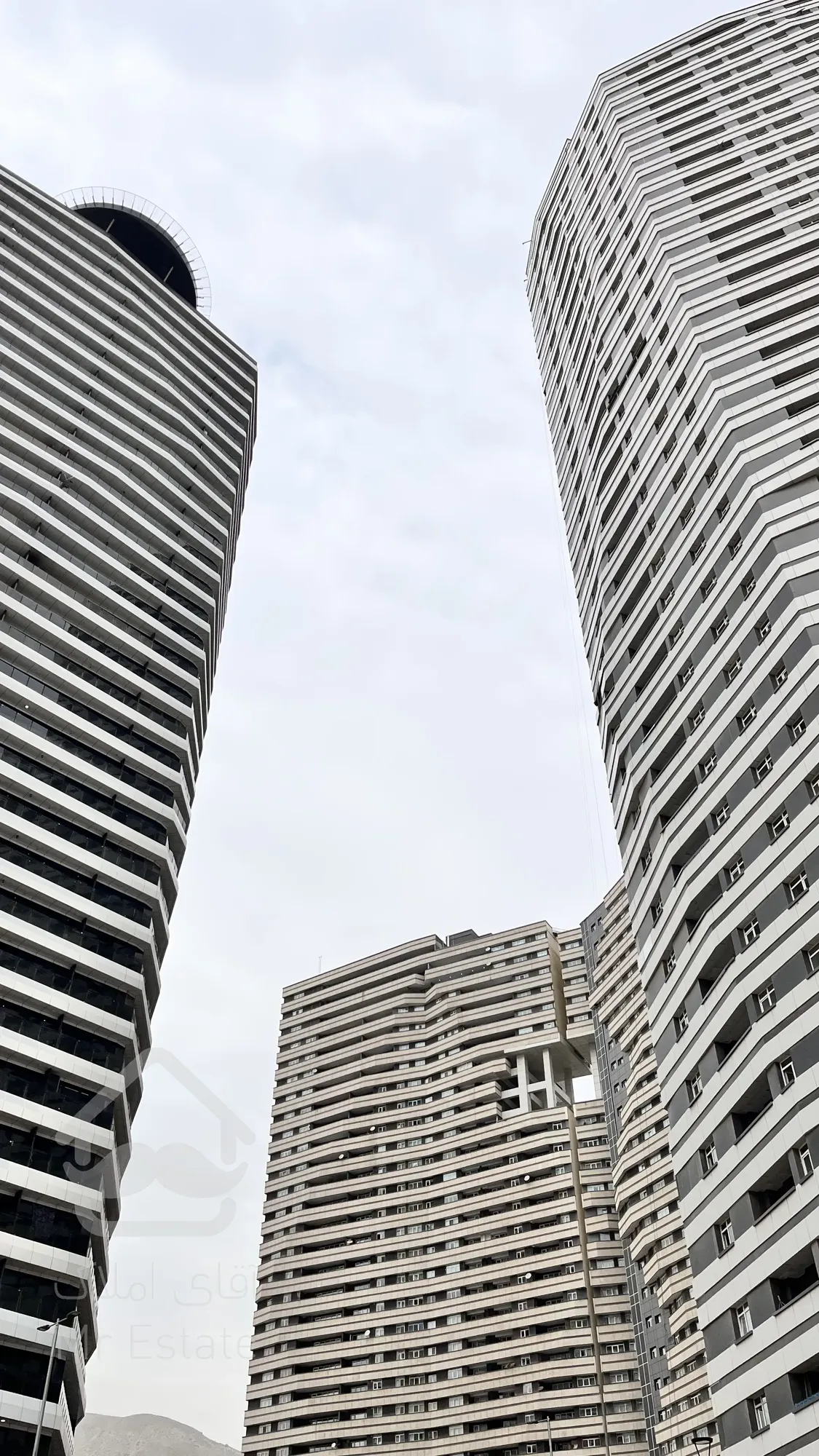 شهرک چیتگر ۱۱۰ متری طبقه ۱۸