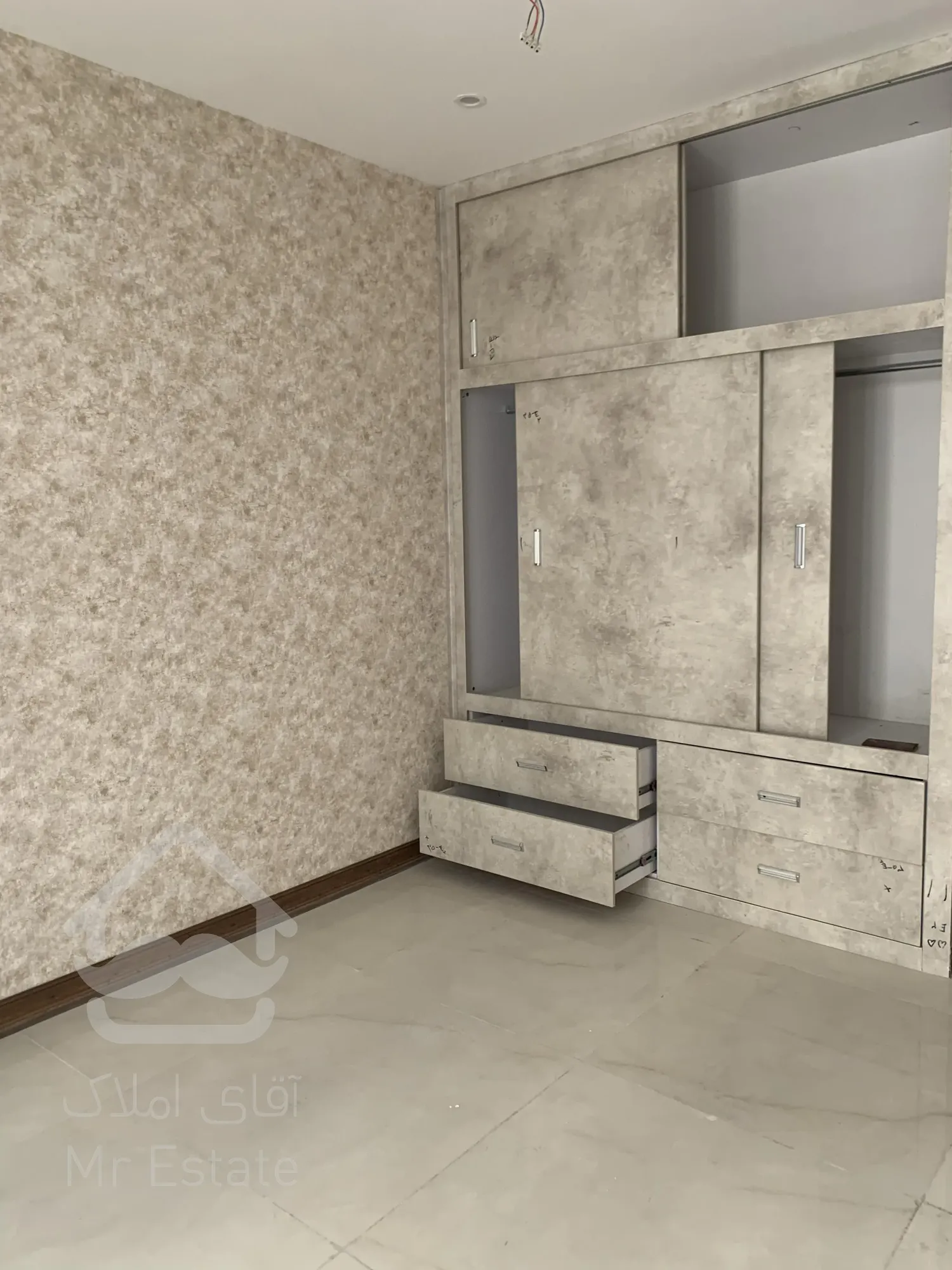 فروش واحد 192 متری 3 خواب در پاسداران