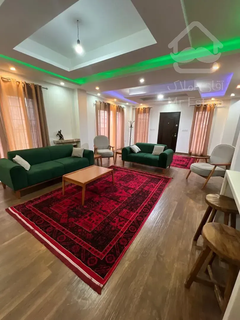 رهن ۳۰۰ متر