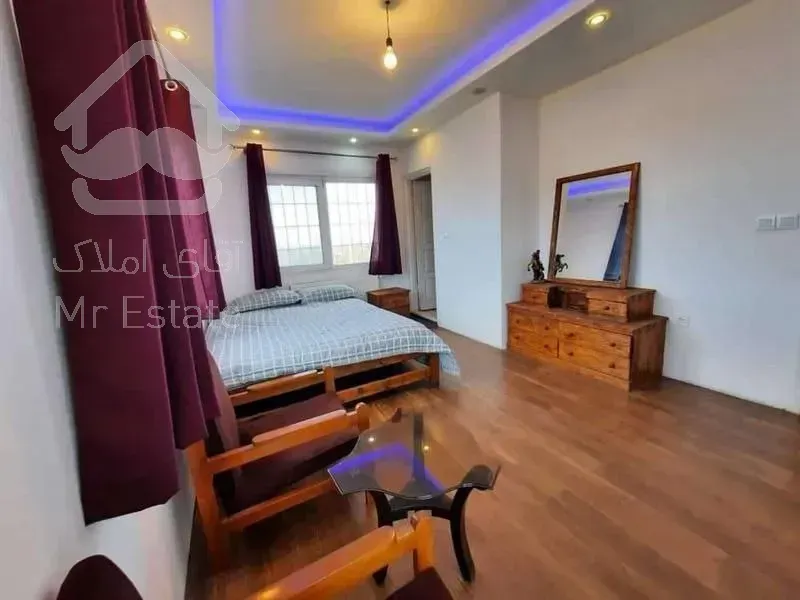 رهن ۳۰۰ متر