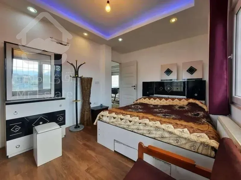 رهن ۳۰۰ متر