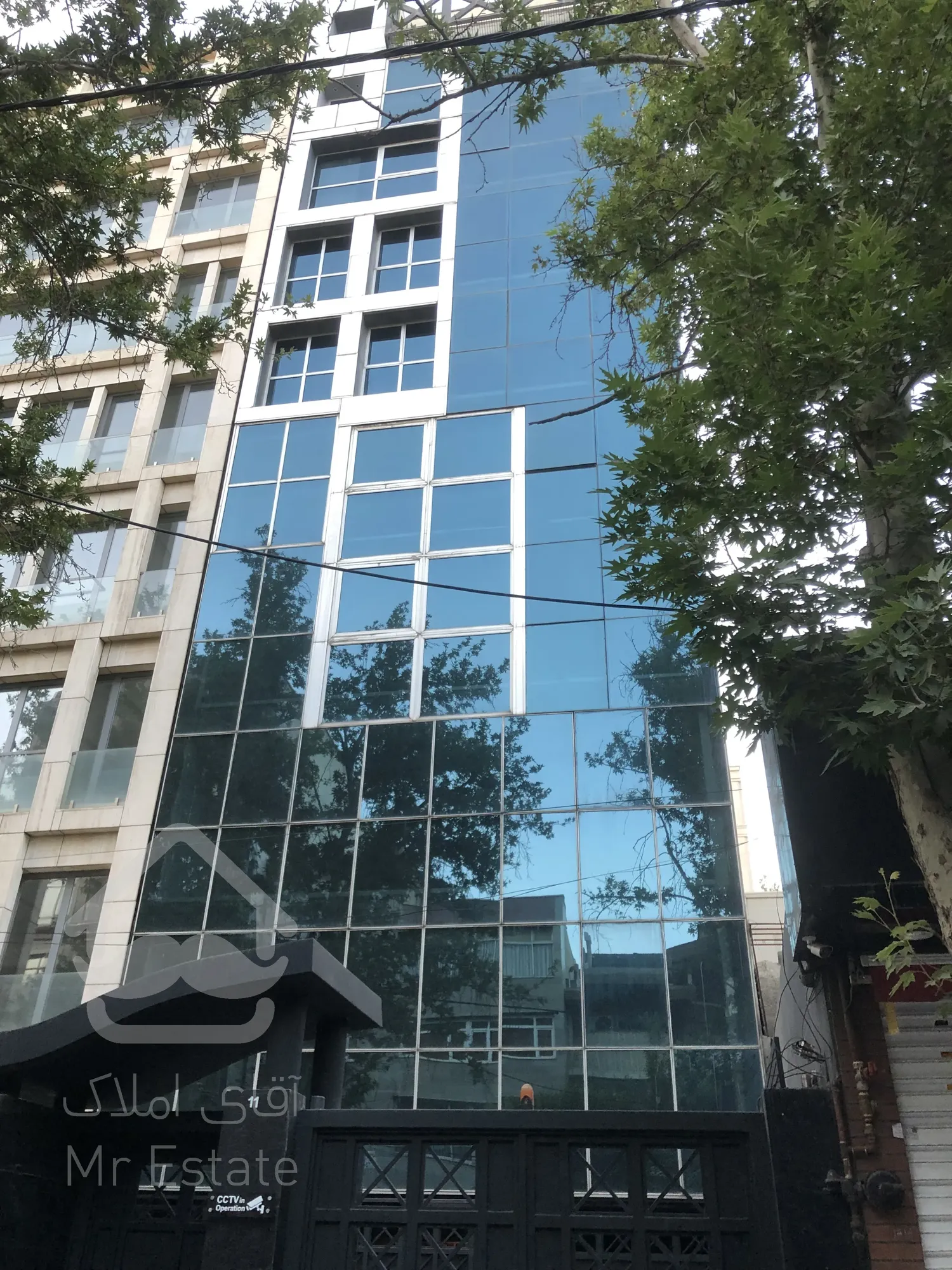 فروش یکجا 9 طبقه 126 متری با جردن بهترین لوکیشن اداری