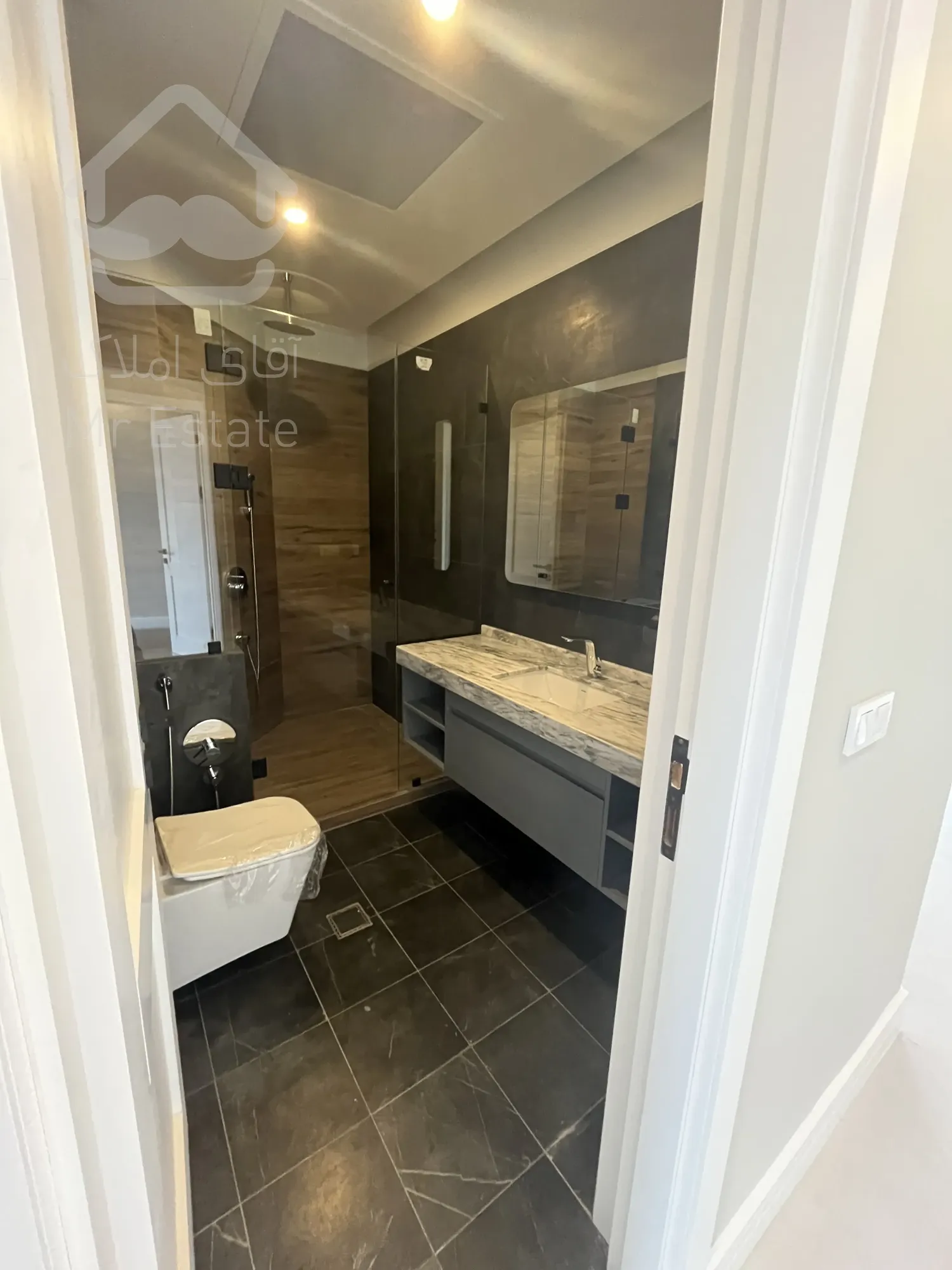 فروش آپارتمان ۱۱۶ متری نوساز تاپ لوکیشن نیاوران